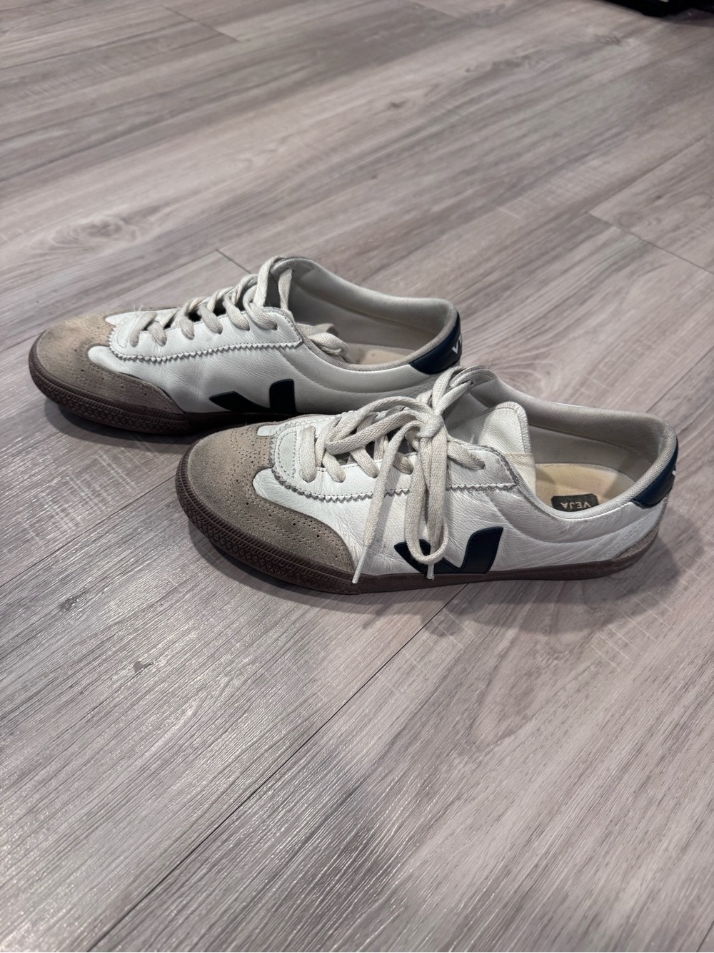 Veja Volley O.T. Sneaker (Women) - Picture 8 of 13